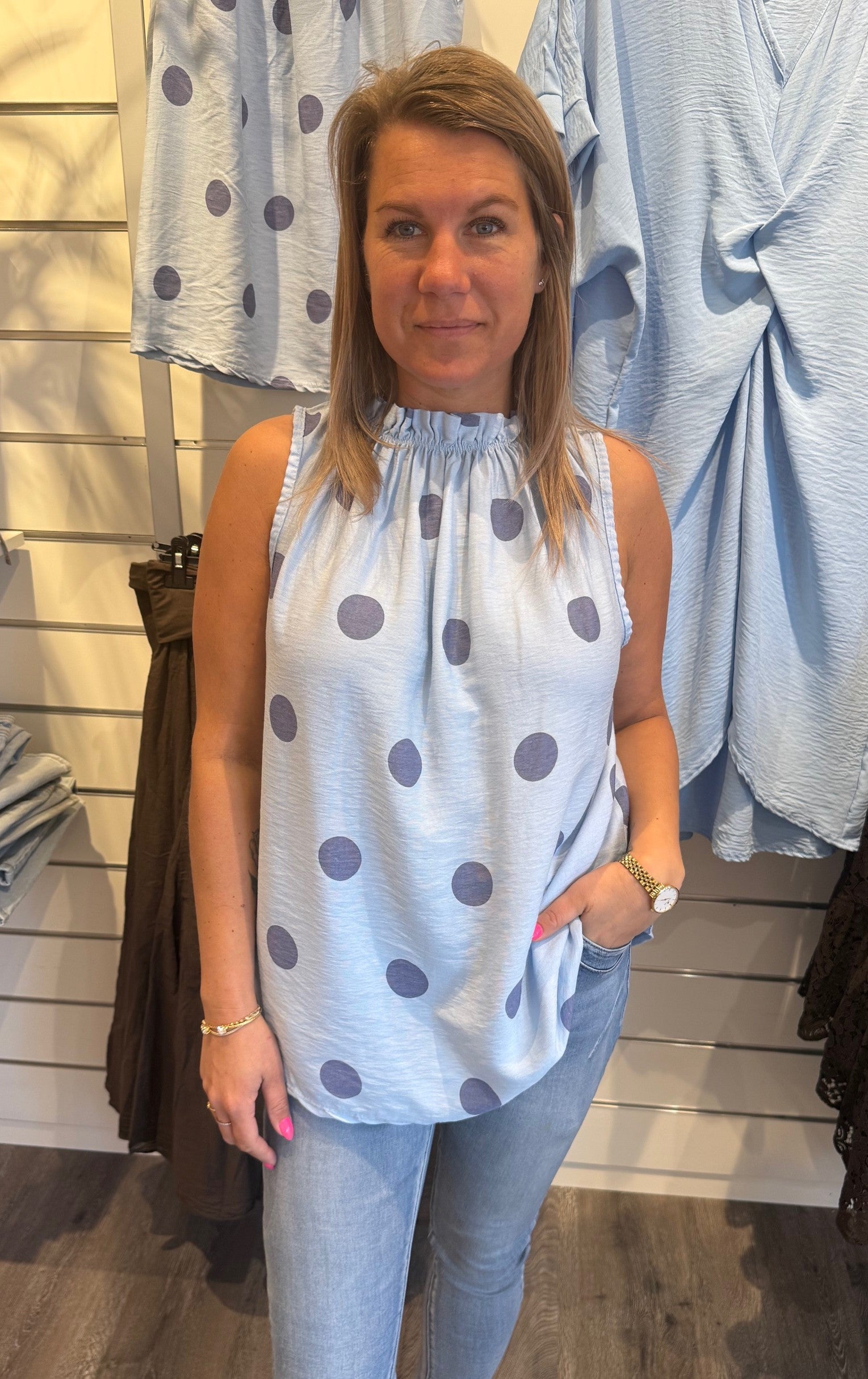 Lucina Topp Prickar Ljusblå