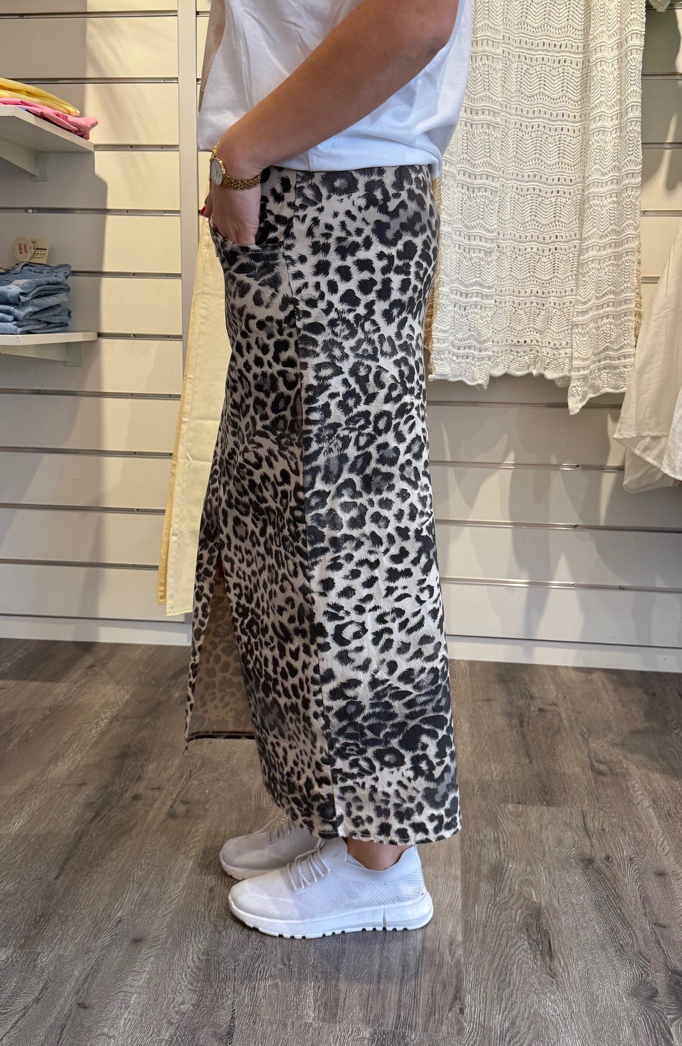 Madde - Kjol med knyt - Leopard- Beige