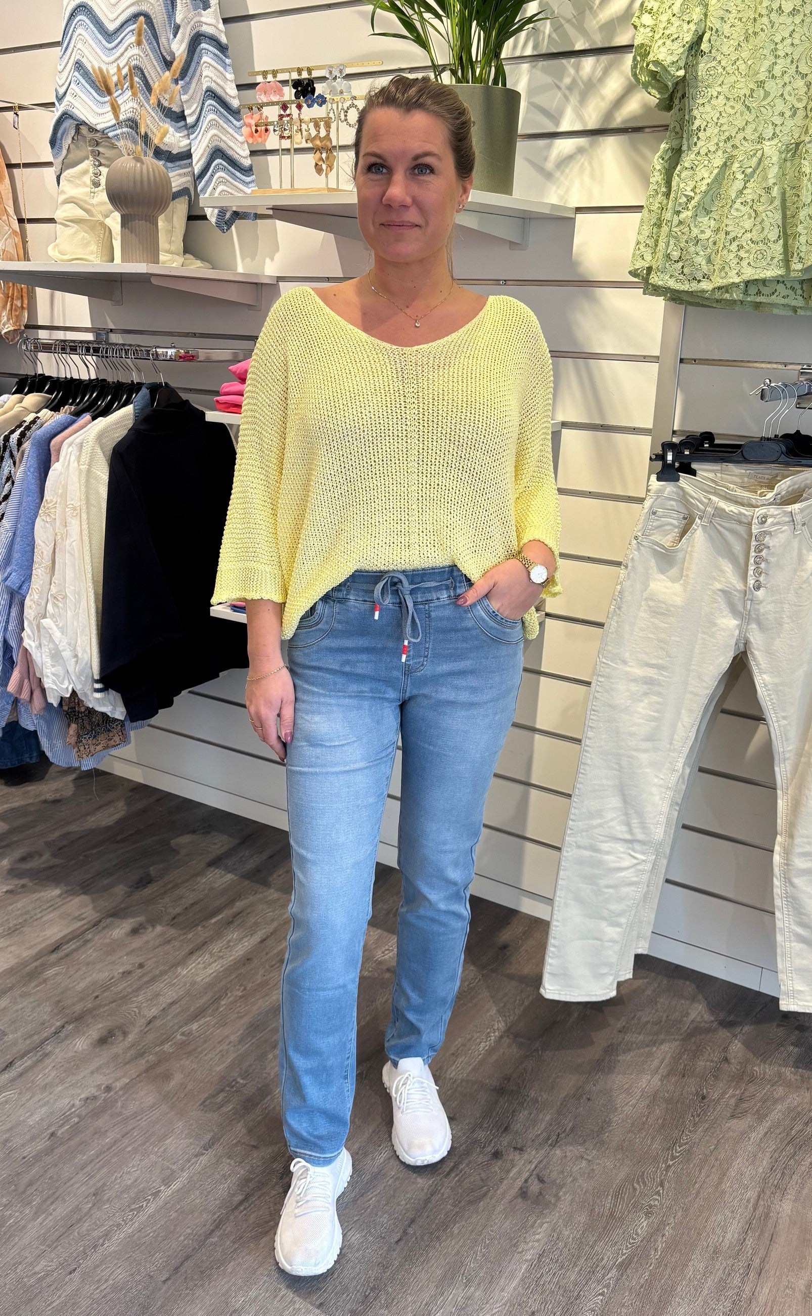 Magda - Jeans med Knyt - Ljus denim