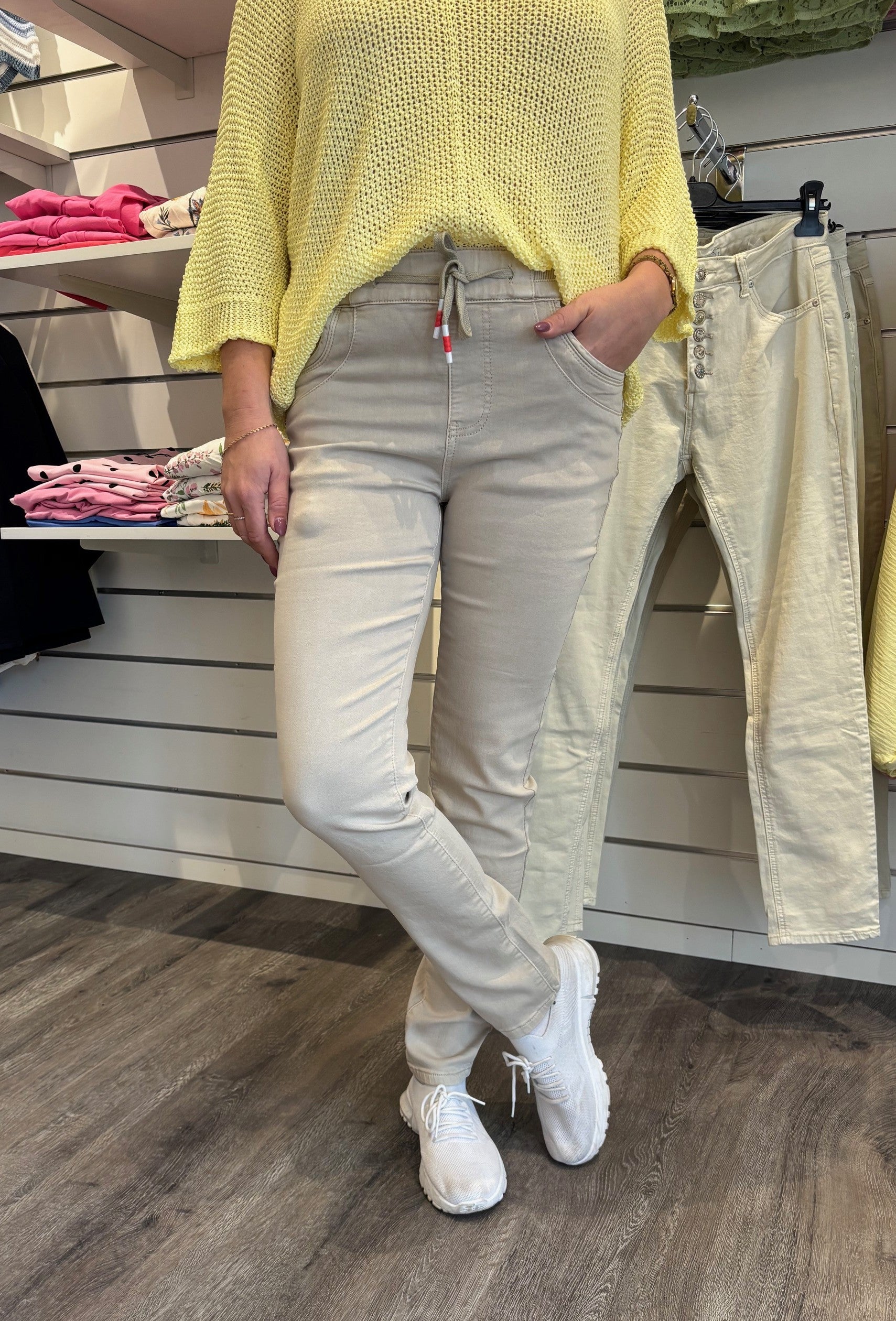 Magda - Jeans med Knyt - Beige