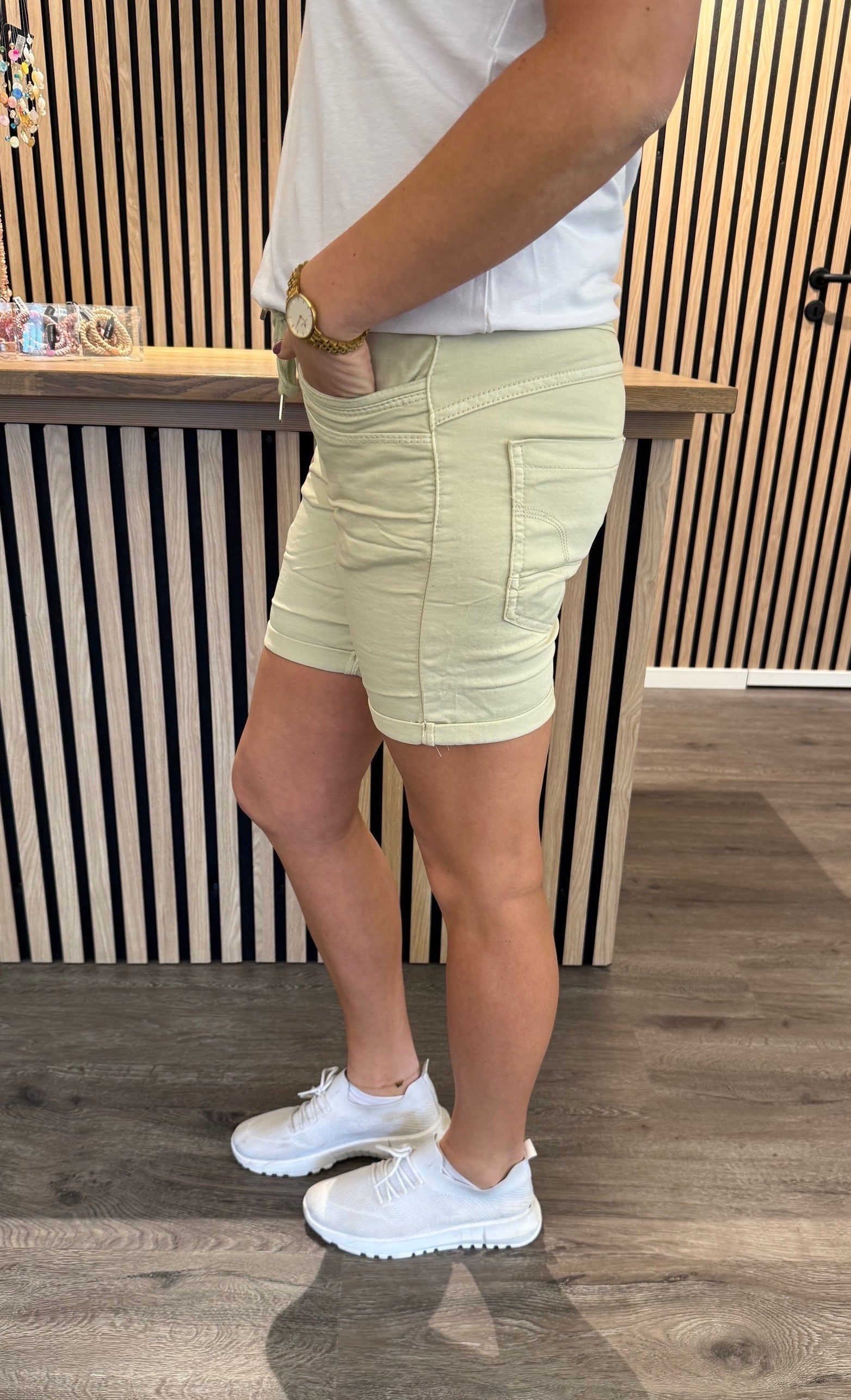 Magda - Shorts med Knyt - Beige