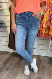 MagdaJP9249 Jeans med knyt Ljus denim