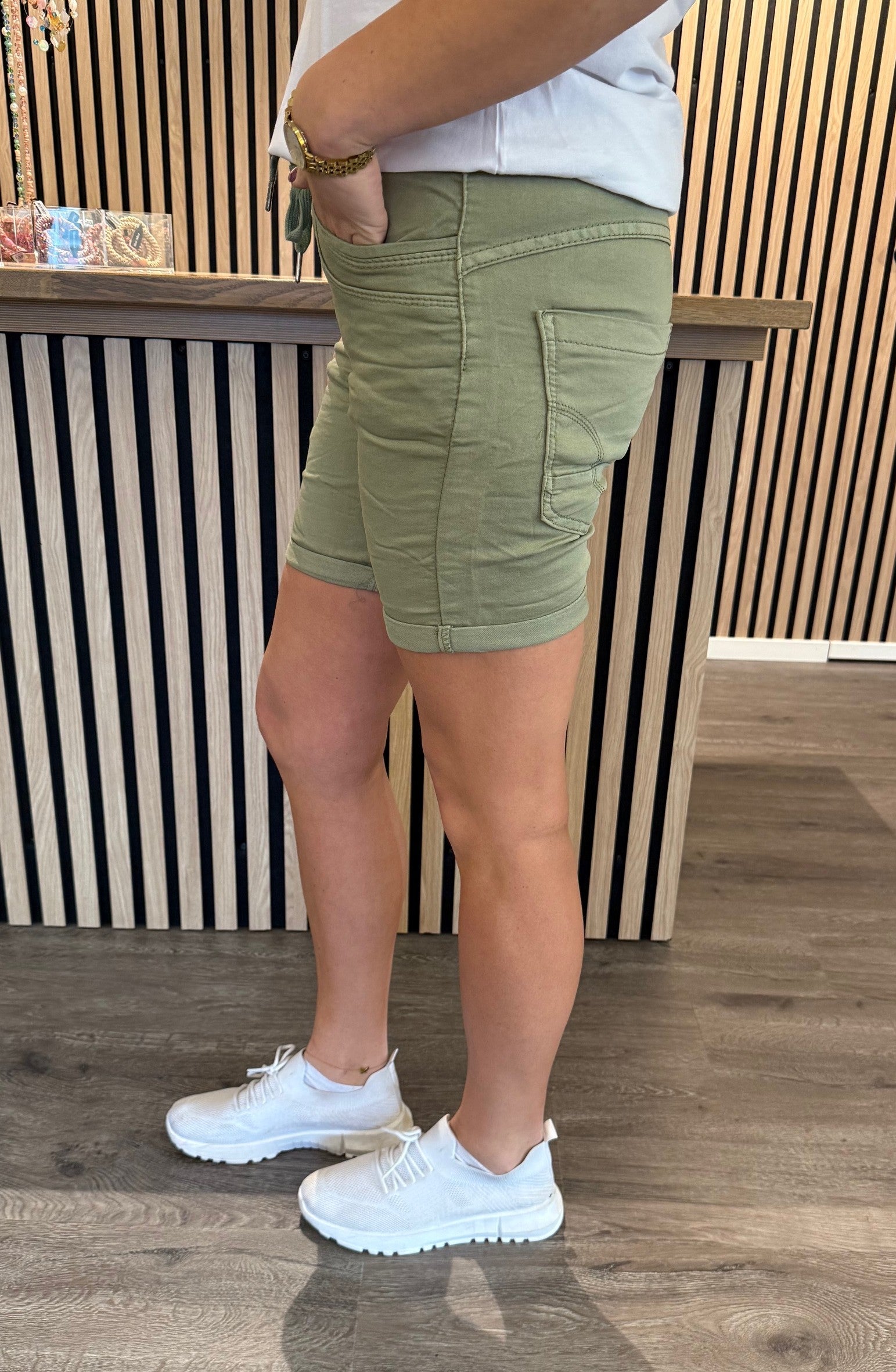 Magda - Shorts med Knyt - Khaki