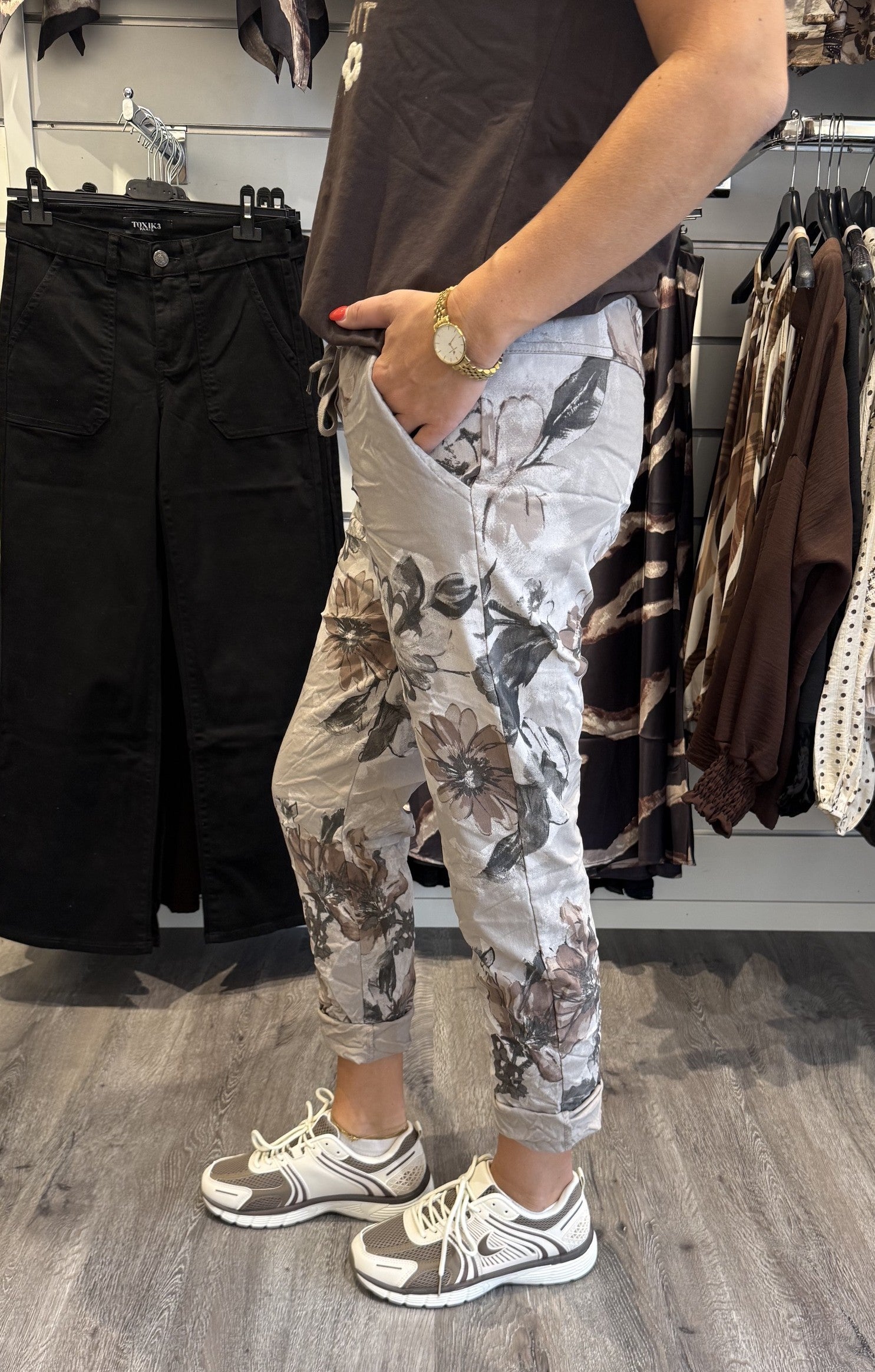Mally Magiska byxor Taupe