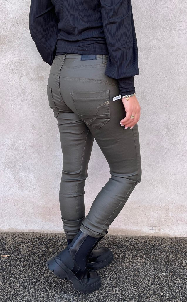 Matilda - Vaxade byxor  Knappmix  Khaki