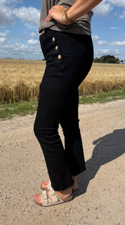 Mickan - Jeans - Guldiga knappar - Svart- Nyhet