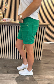 Mila - Shorts - Grön