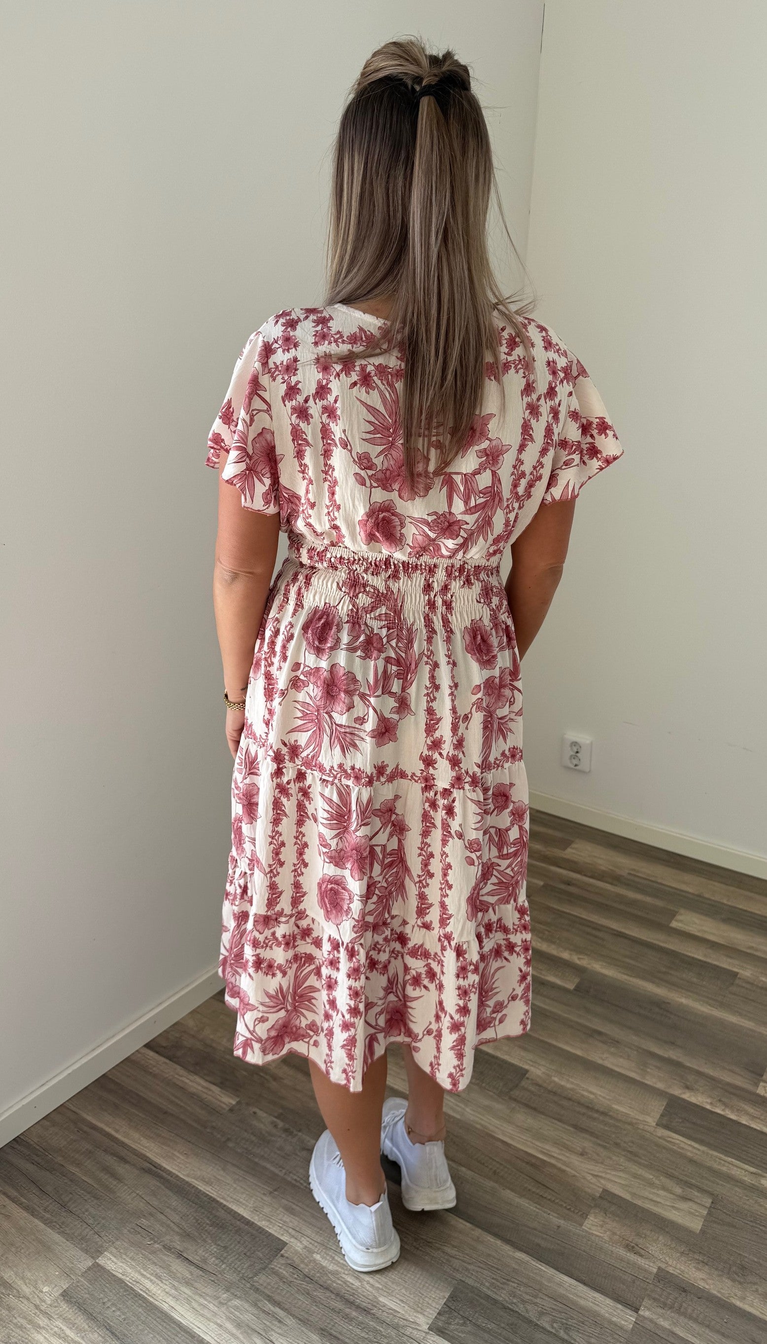 Mindy Kort Klänning - BladmönsterC17 - Rosa