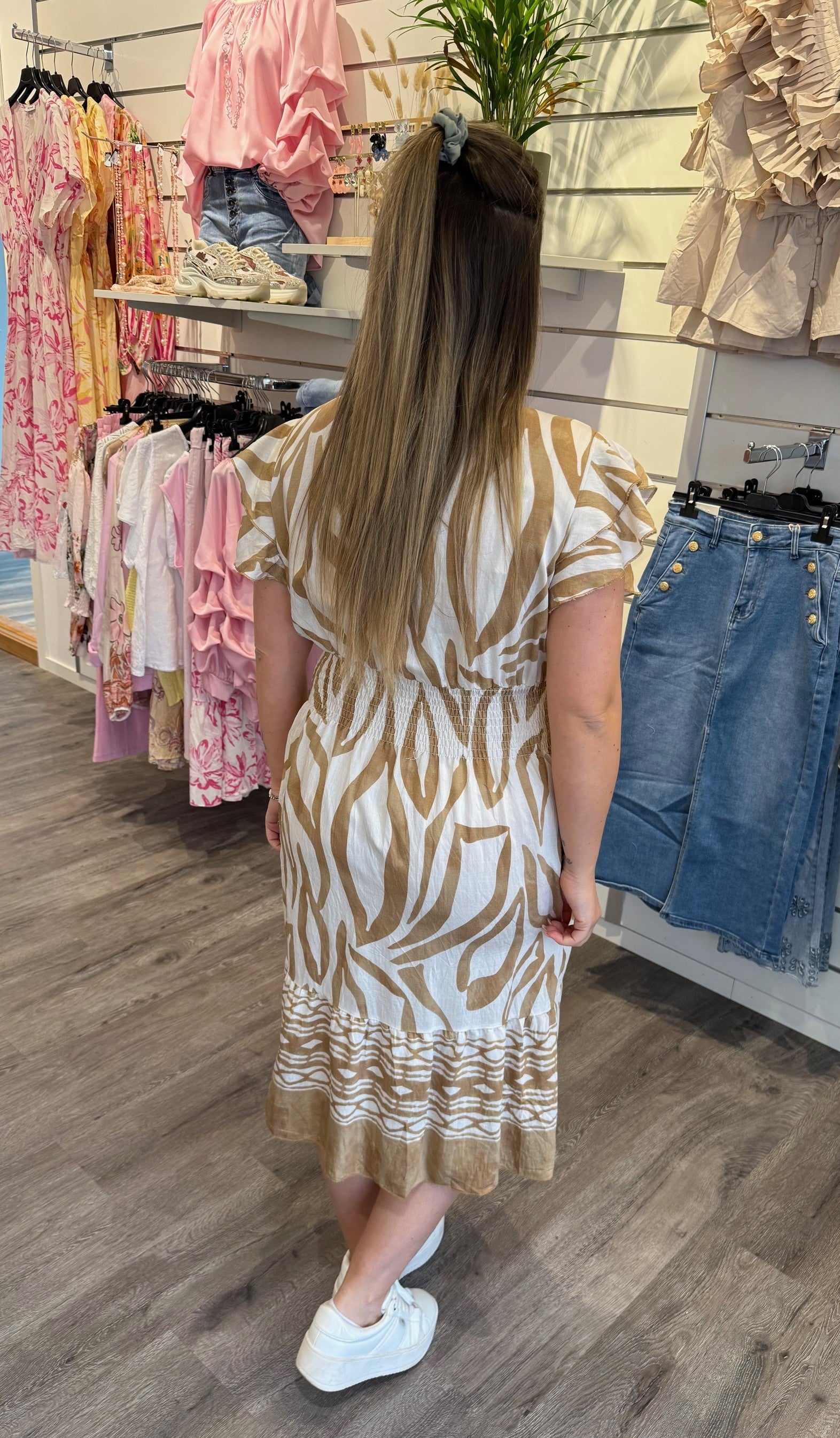 Mindy kort klänning taupe496U