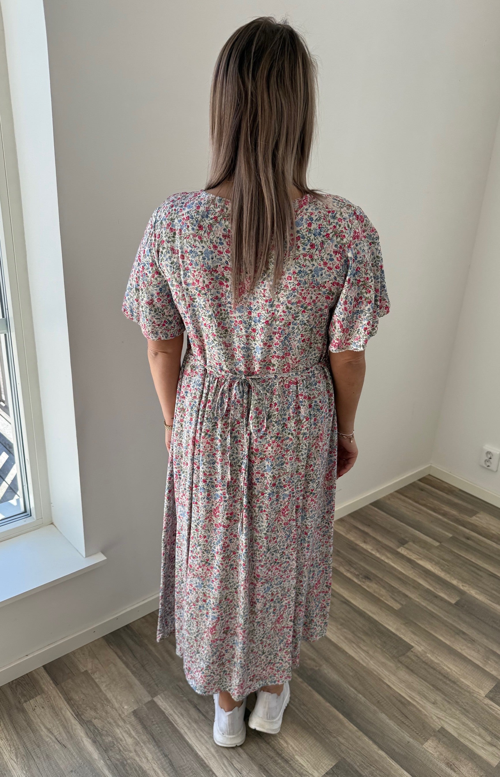 Gina - Klänning - Blommor - Cream/Multi
