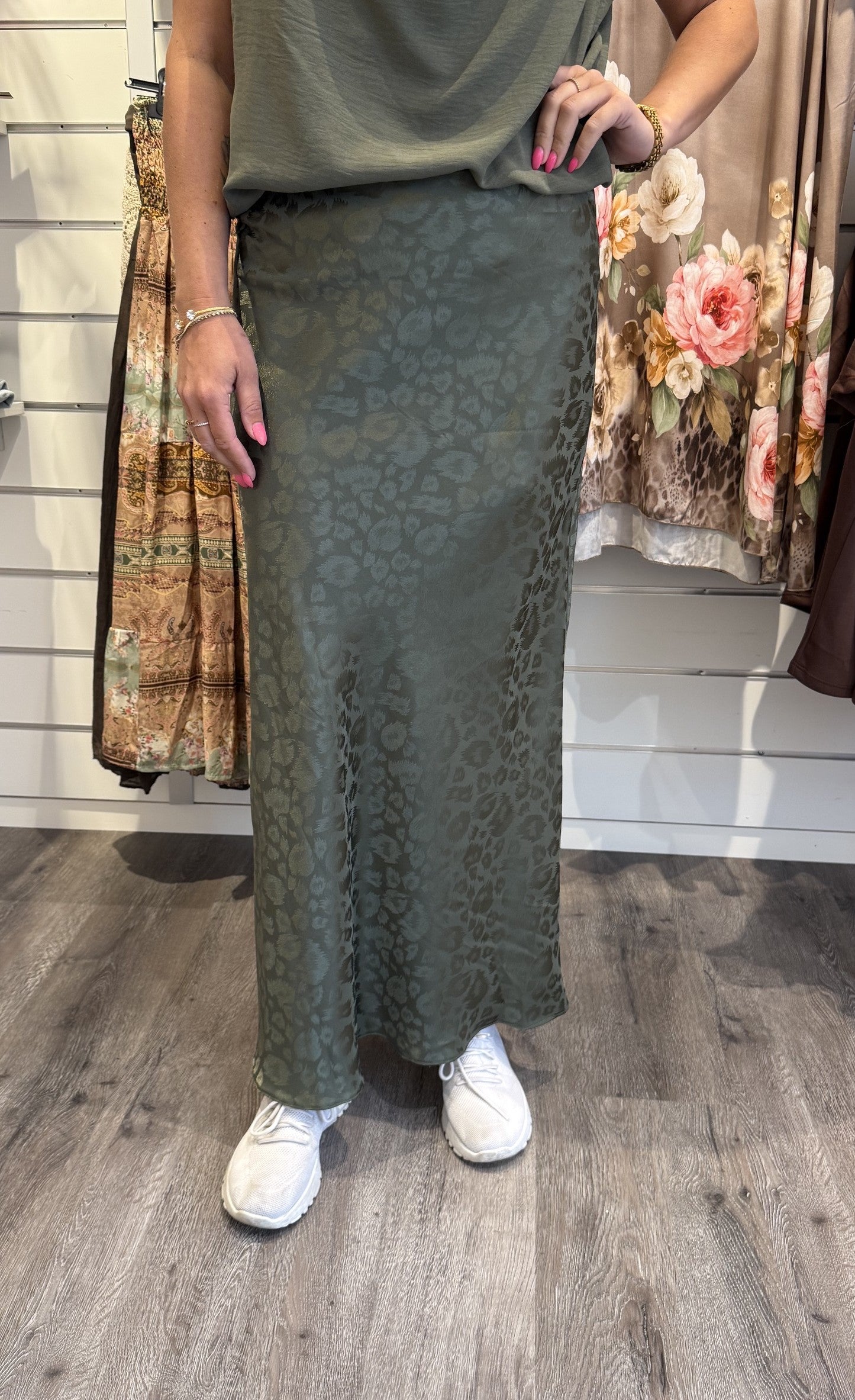 Nelly Satinkjol Leopard Khaki