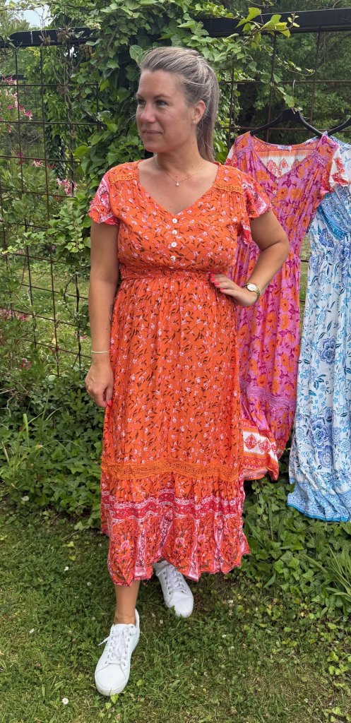 Nelly- Klänning - Blommor- Orange- Nyhet