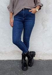 Olivia - Jeans - JW747 - Mörk Denim - Nyhet