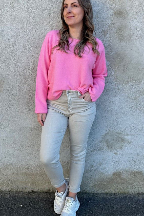 oliviabeige1.jpg