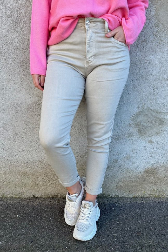 oliviabeige2.jpg
