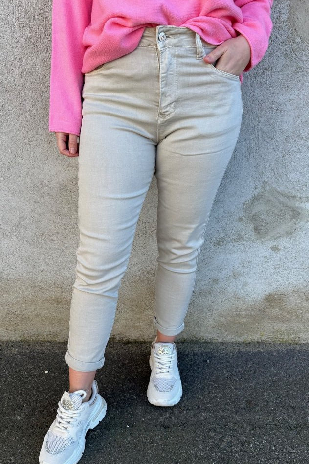 oliviabeige3.jpg