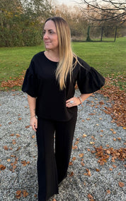 Olivia- Topp med puffarm - Svart - Nyhet