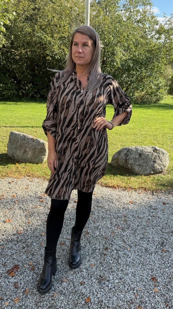 Penny - Längre skjorta - Zebra - Brun - Nyhet