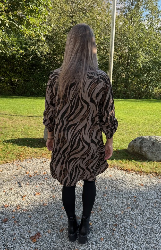 Penny - Längre skjorta - Zebra - Brun - Nyhet