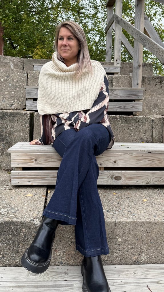 Mille - Stickad poncho krage - Beige- Nyhet