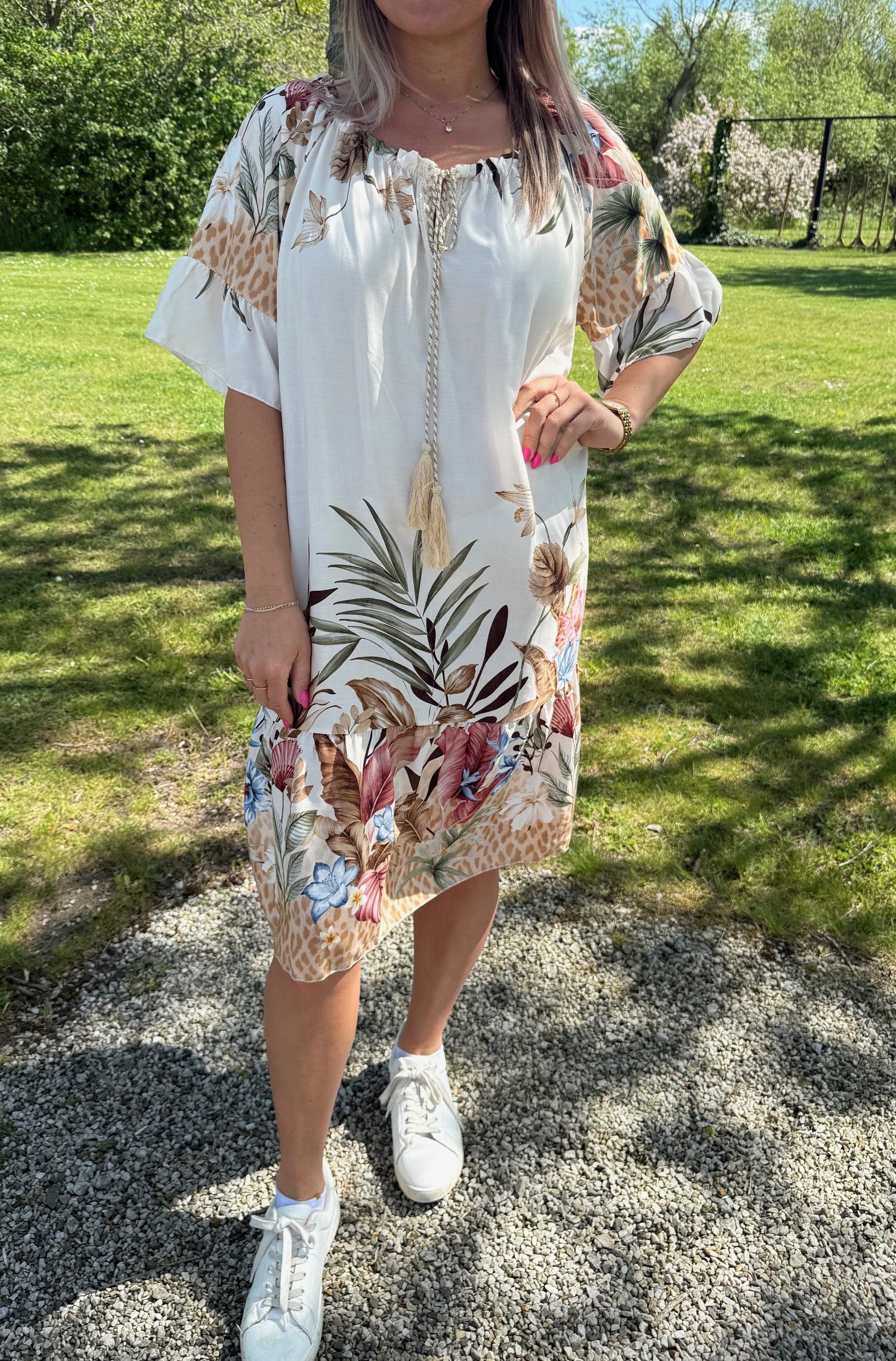 Prisca semesterklänning Flower Creme