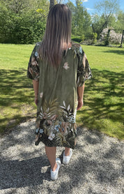 Prisca semesterklänning Flower Army