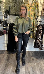 Raya Blus med volang Khaki