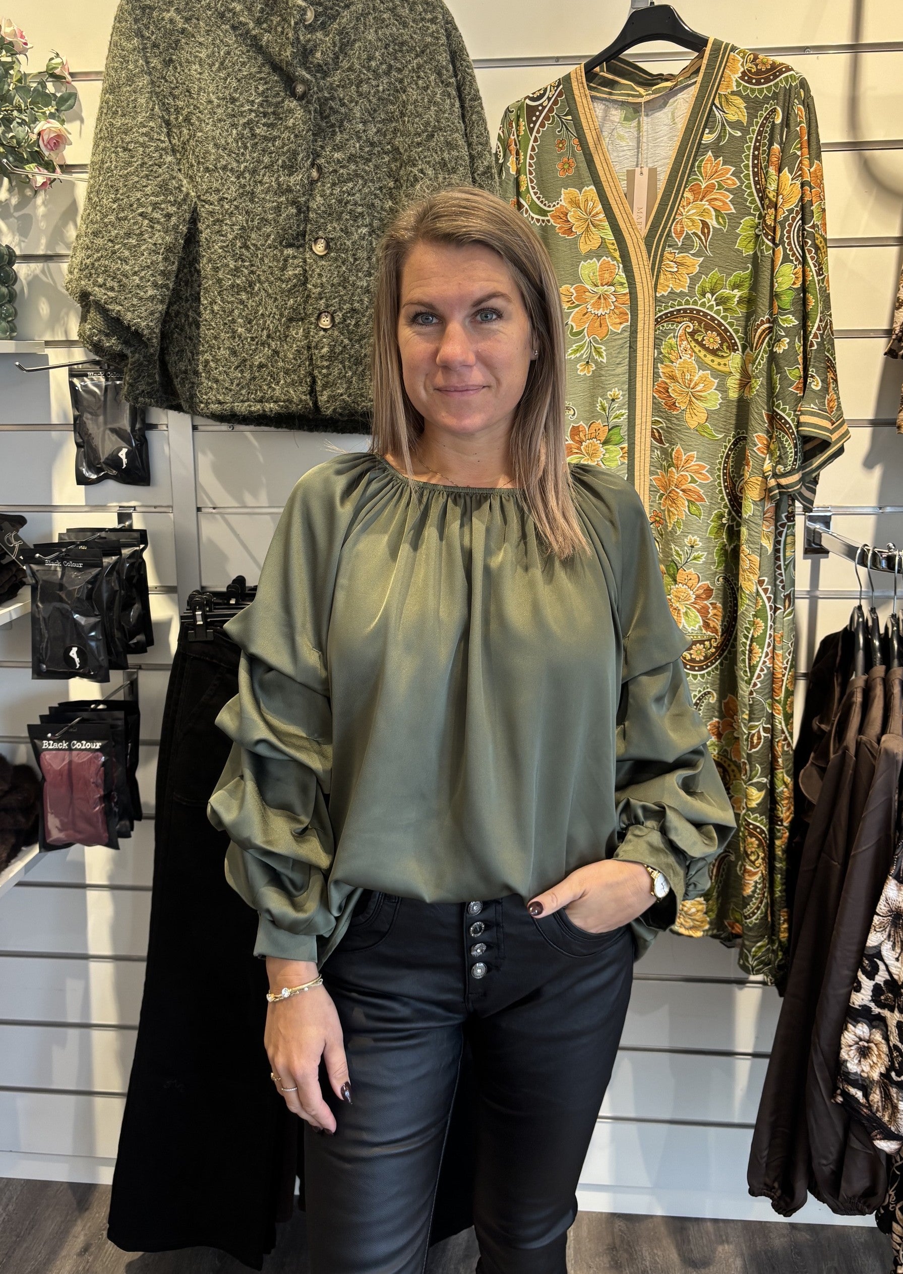 rayakhaki4.jpg
