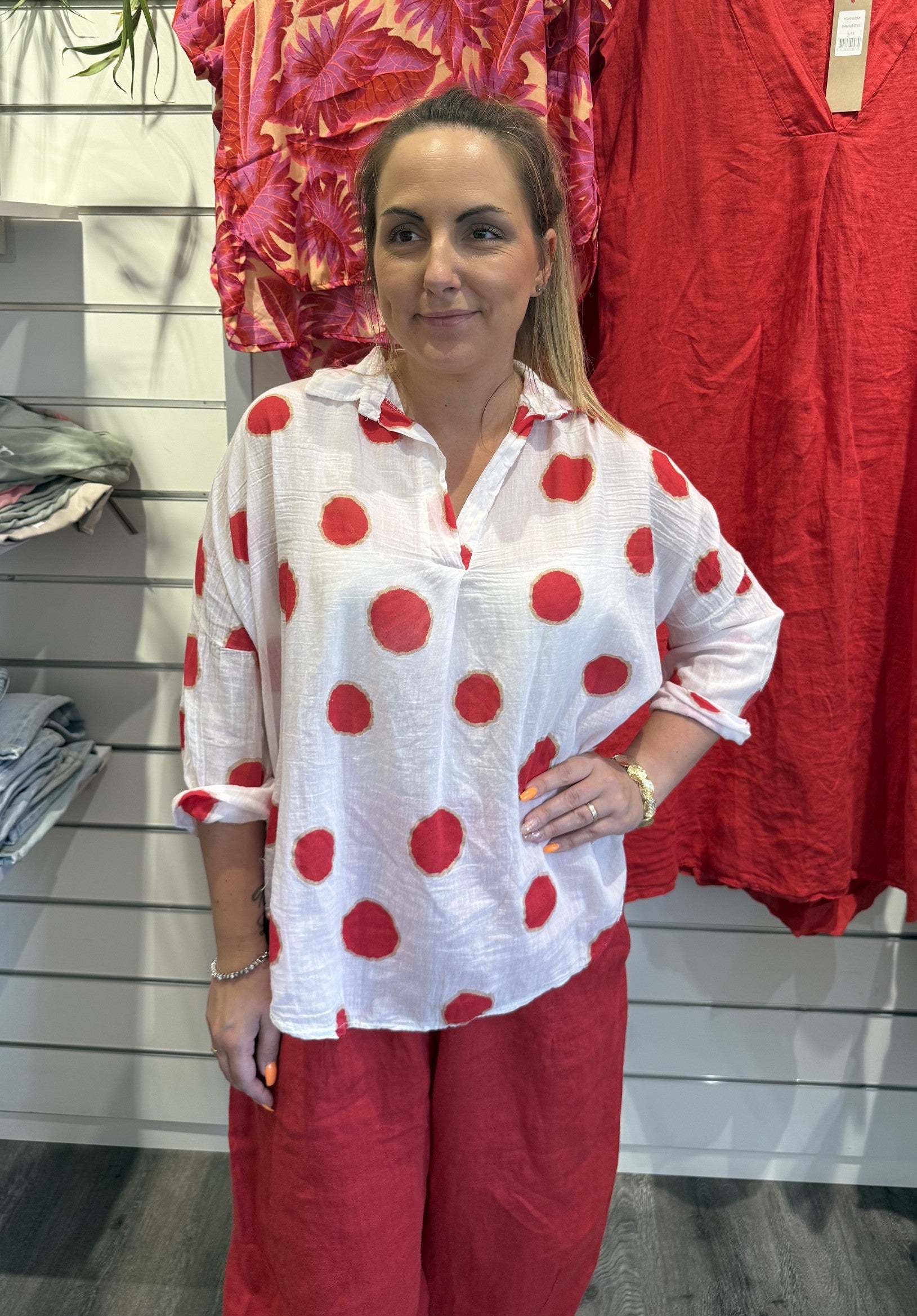 Riva Blus Prickar Röd
