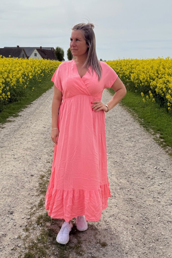 Sabine- Klänning - Korall- Nyhet