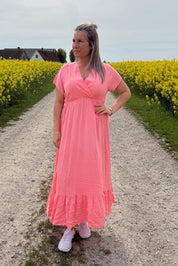 Sabine- Klänning - Korall- Nyhet