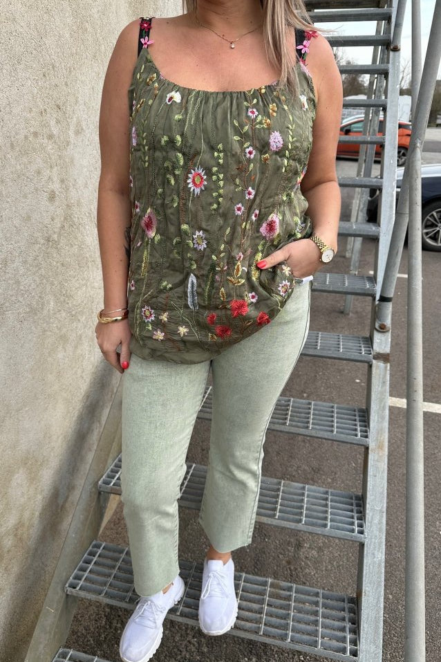sagalinnegron1.jpg