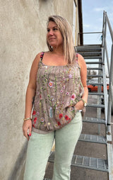 Saga- Linne - Blommor - Taupe- Nyhet