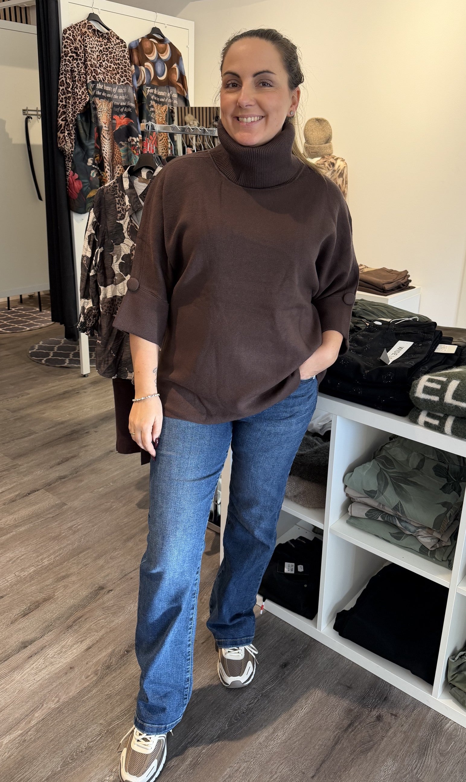 Sally Stickad polotröja Choco