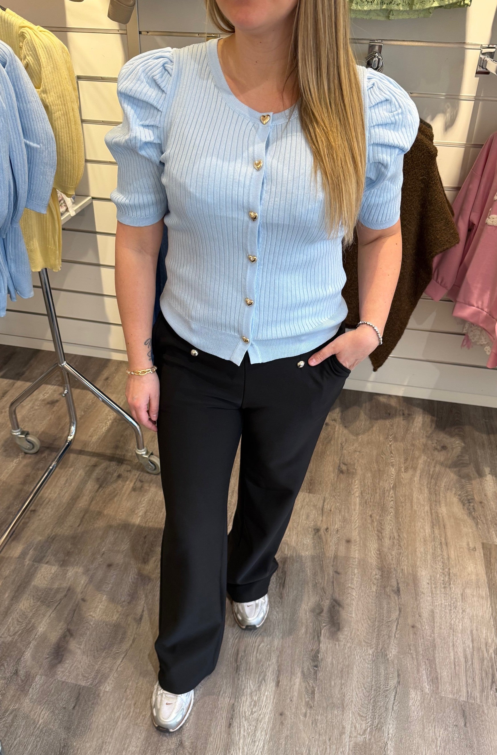 Sandra - Stickad topp - Hjärtan  - Ljusblå