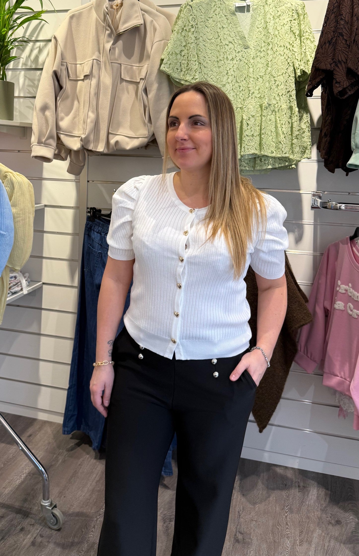 Sandra - Stickad topp - Hjärtan  - Vit