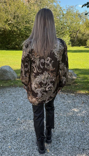 SBOlivia- Blus - Paisleymönster - Chocolate- Nyhet