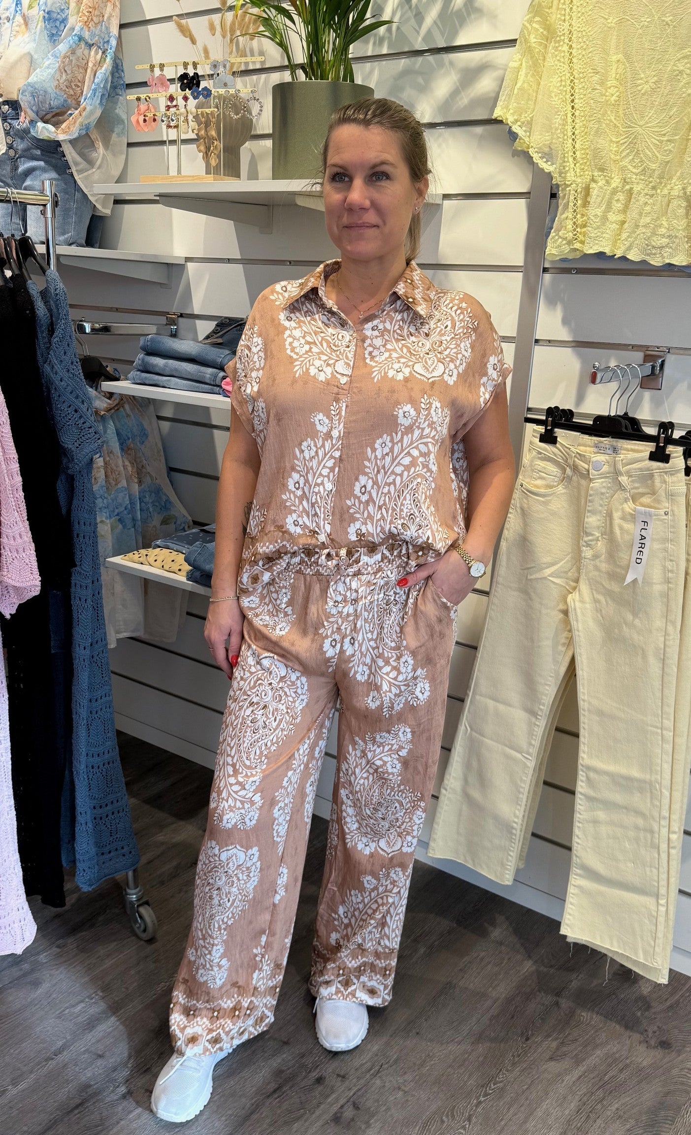 Emmy- Set- Mönster- Beige