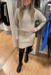 Sissi - Set Ribbad Tröja & kjol - Beige - Nyhet