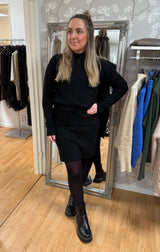 Sissi - Set Ribbad Tröja & kjol - Svart - Nyhet