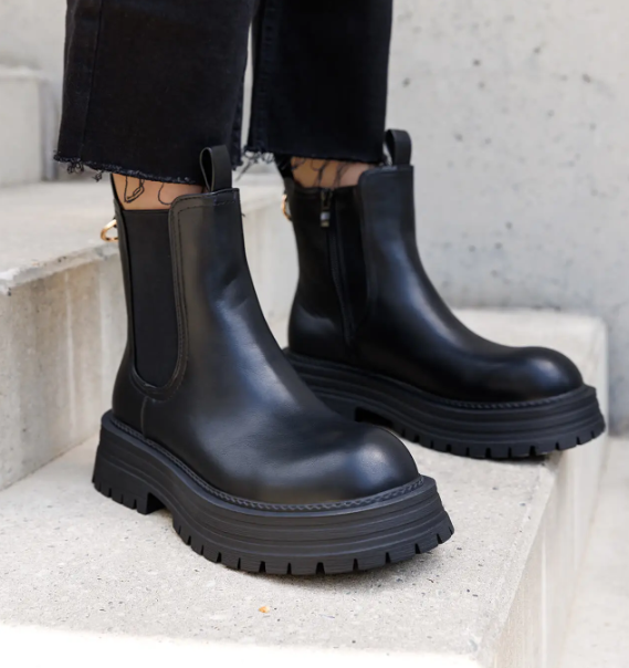 Mindy  - Boots- Svart-  Nyhet