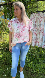 Solrun - Blus - Flower - Rosa