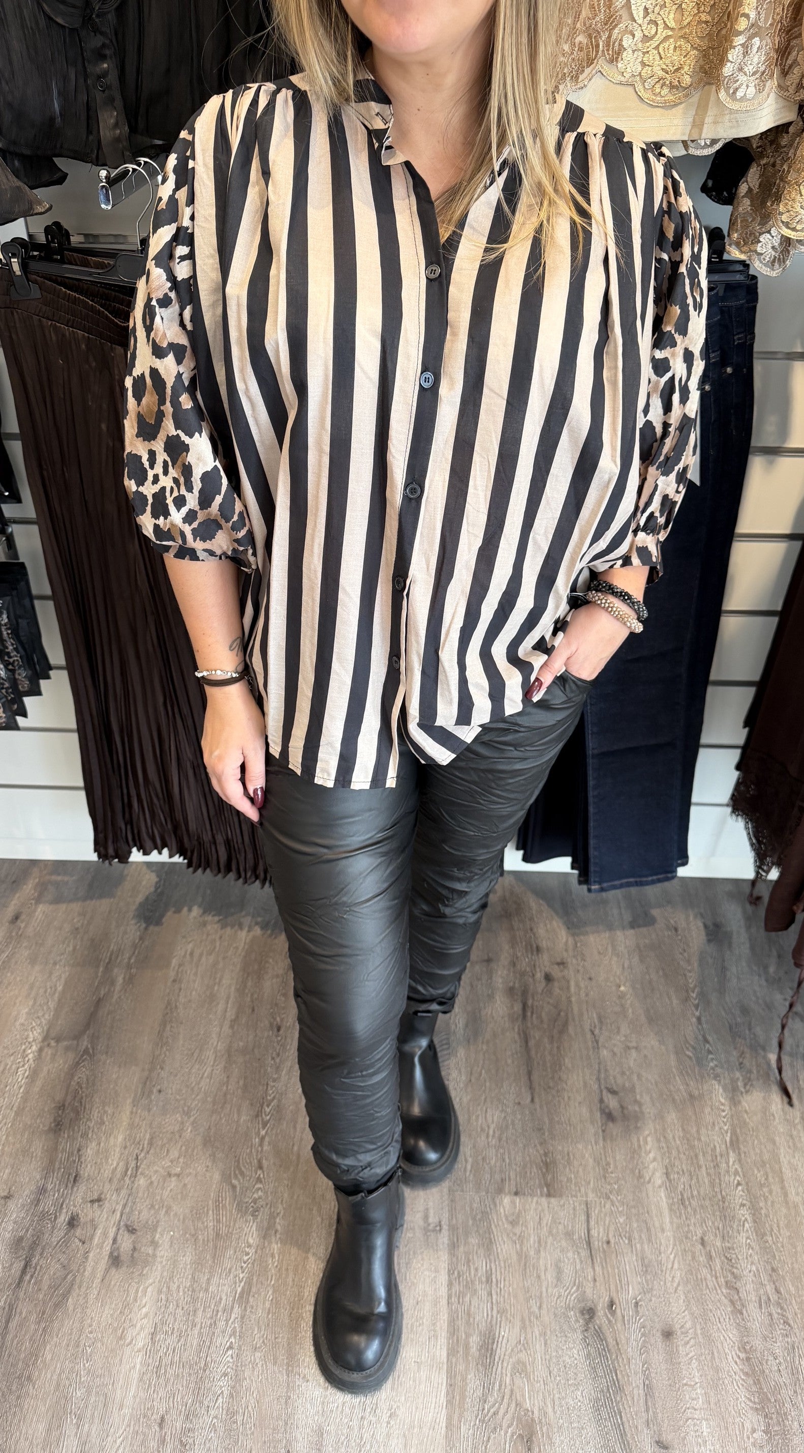 Stellis Blus Randig/Leo Svart
