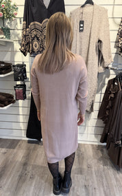 Kajsa Finstickad klänning Beige