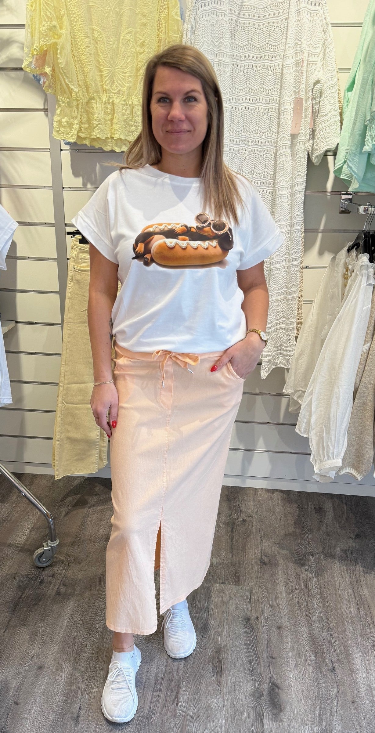 Linda - Tshirt - Hotdog