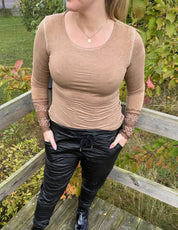 Cilla - Topp - Spets - Tabacco- Nyhet