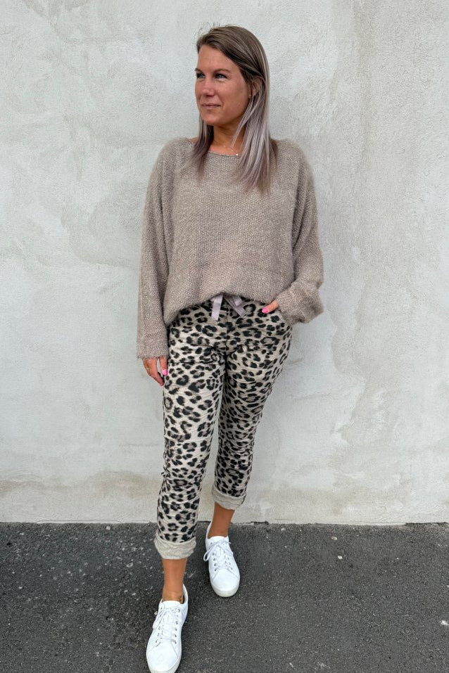 taupe1.jpg
