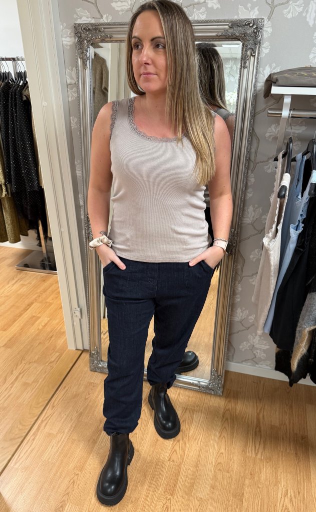Angeline - Spetslinne - Taupe - Nyhet