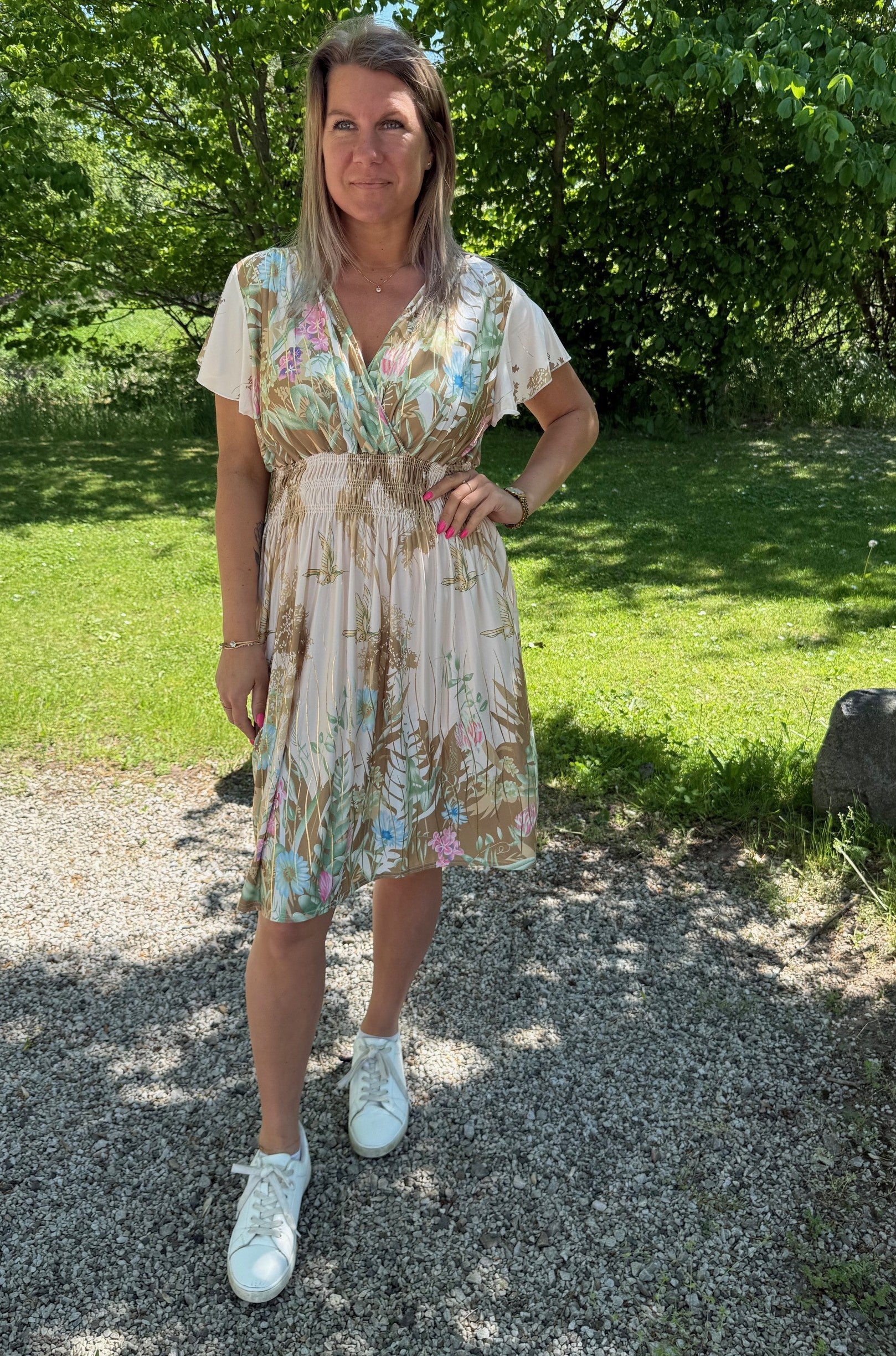 Taylor klänning kort beige