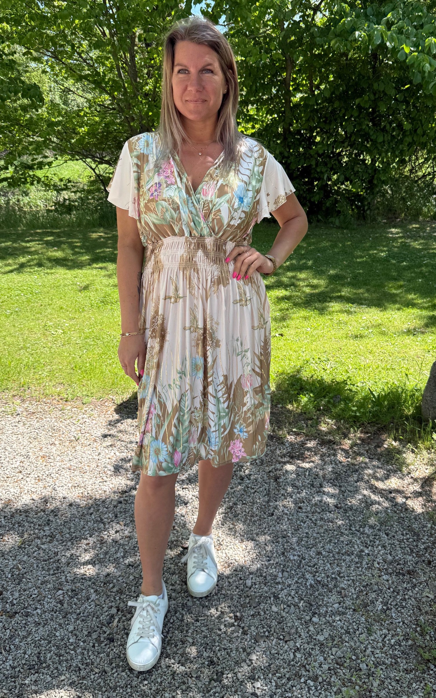 Taylor klänning kort beige